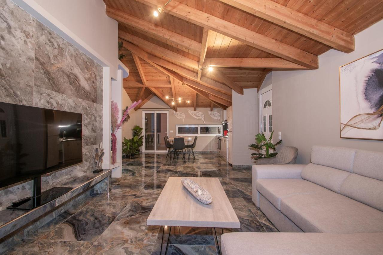 Casa Di Voz Shared Villa Studios By "Elite" Gaitani Bagian luar foto