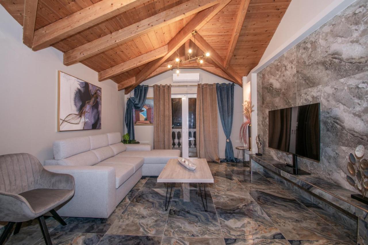 Casa Di Voz Shared Villa Studios By "Elite" Gaitani Bagian luar foto