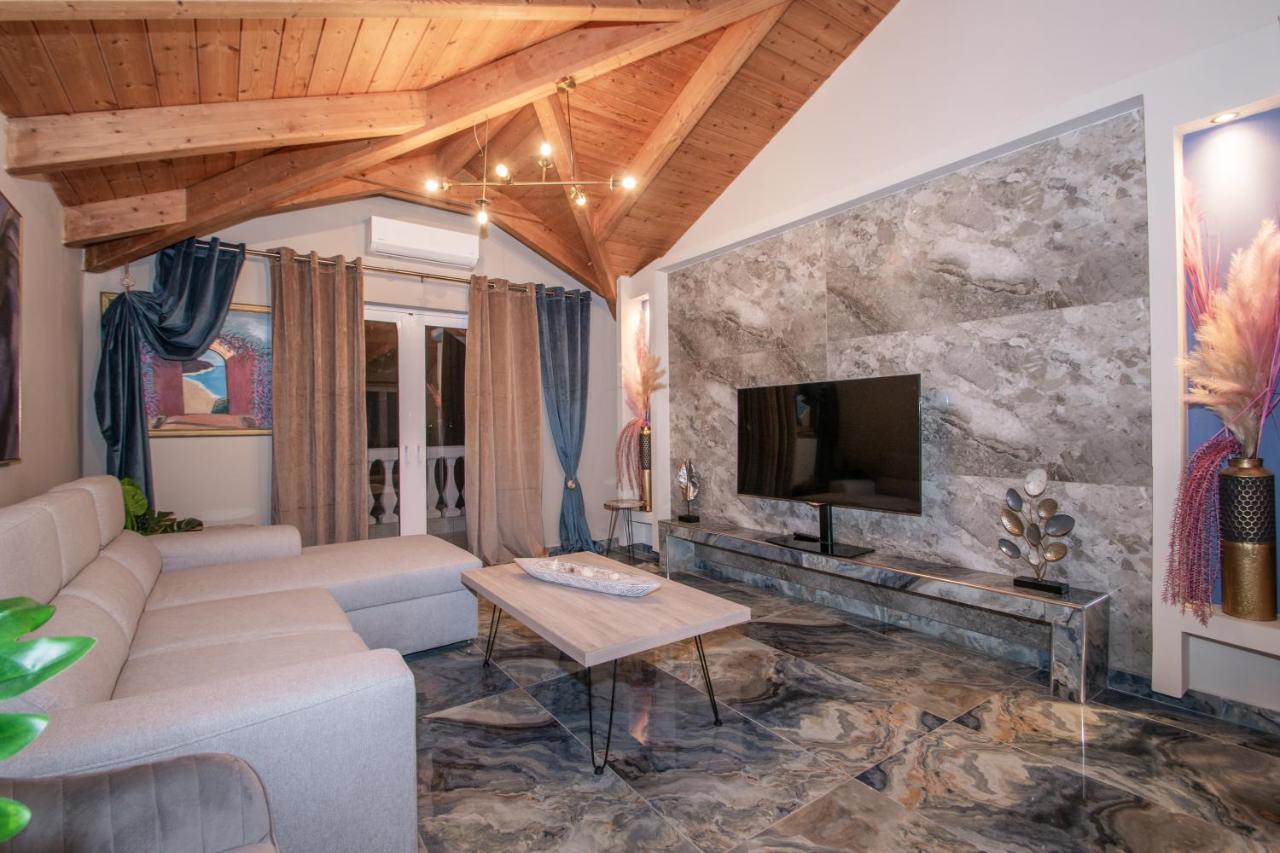 Casa Di Voz Shared Villa Studios By "Elite" Gaitani Bagian luar foto