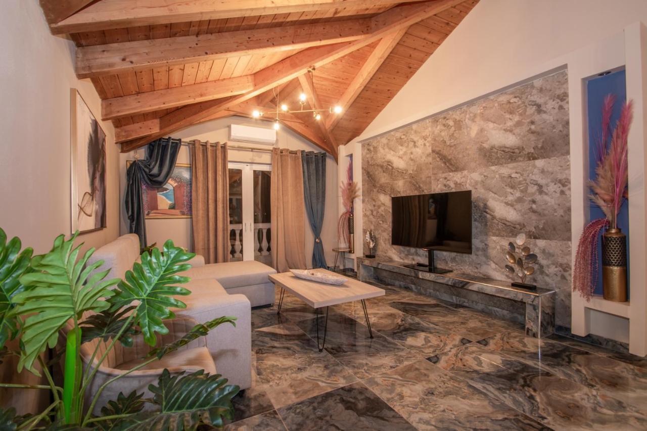 Casa Di Voz Shared Villa Studios By "Elite" Gaitani Bagian luar foto